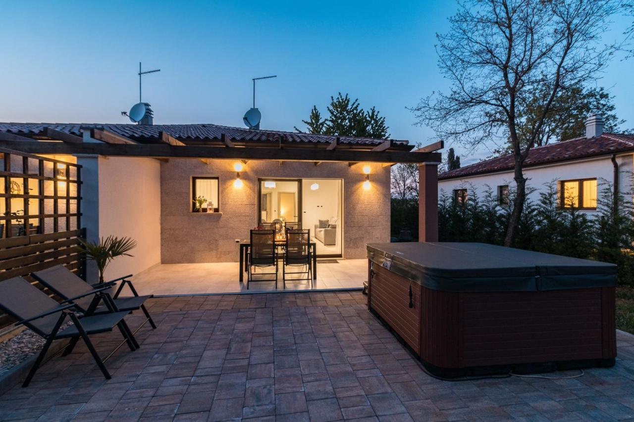 Apartmani Noa I Natali Kaldanija Exterior foto