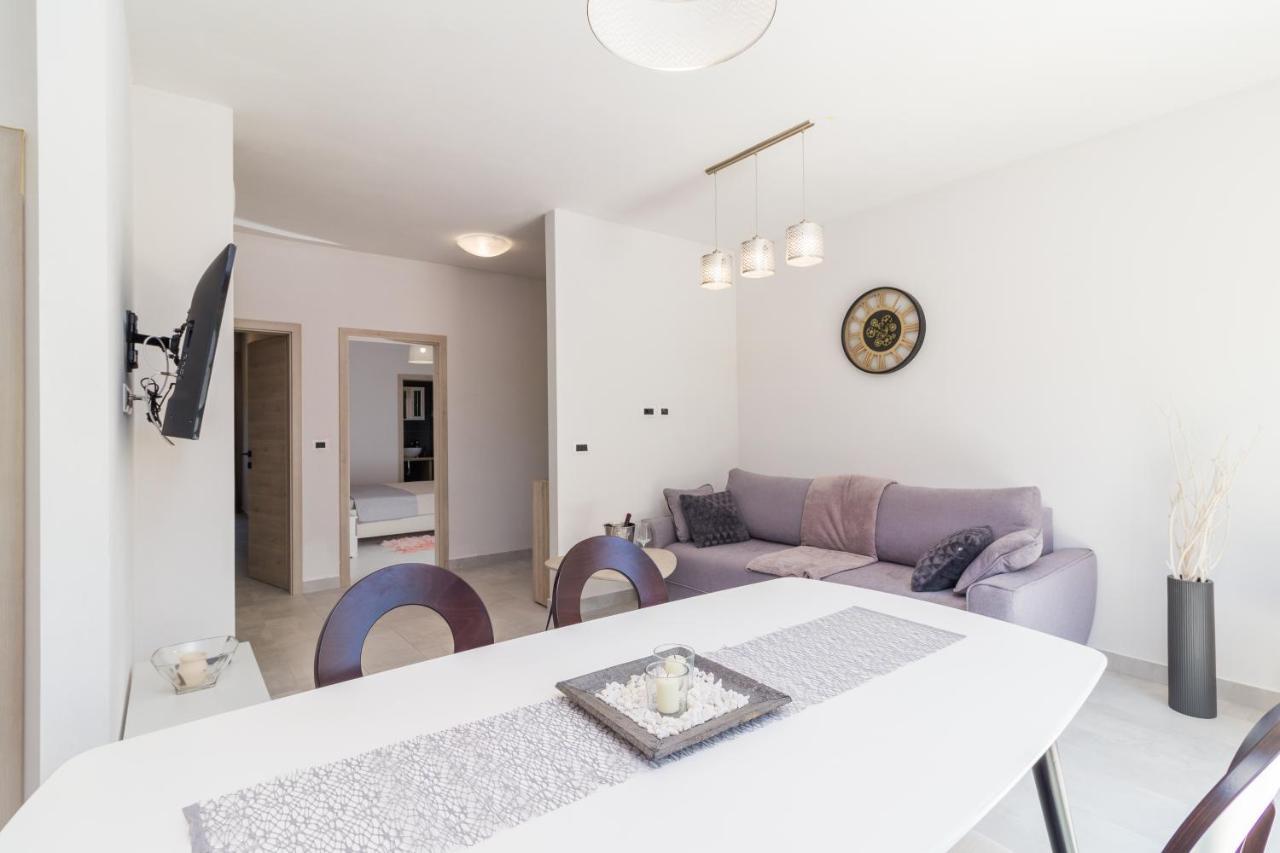 Apartmani Noa I Natali Kaldanija Exterior foto