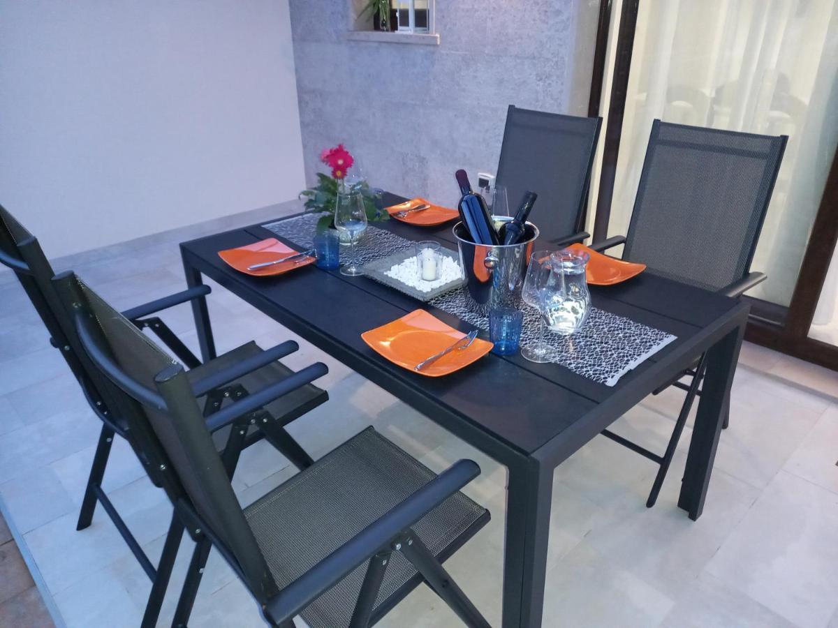 Apartmani Noa I Natali Kaldanija Exterior foto