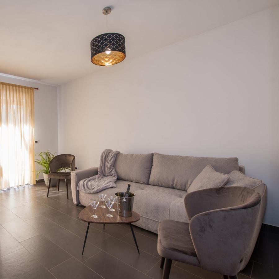 Apartmani Noa I Natali Kaldanija Exterior foto
